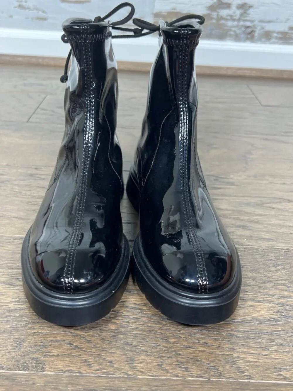 Stuart Weitzman insole back stretch
